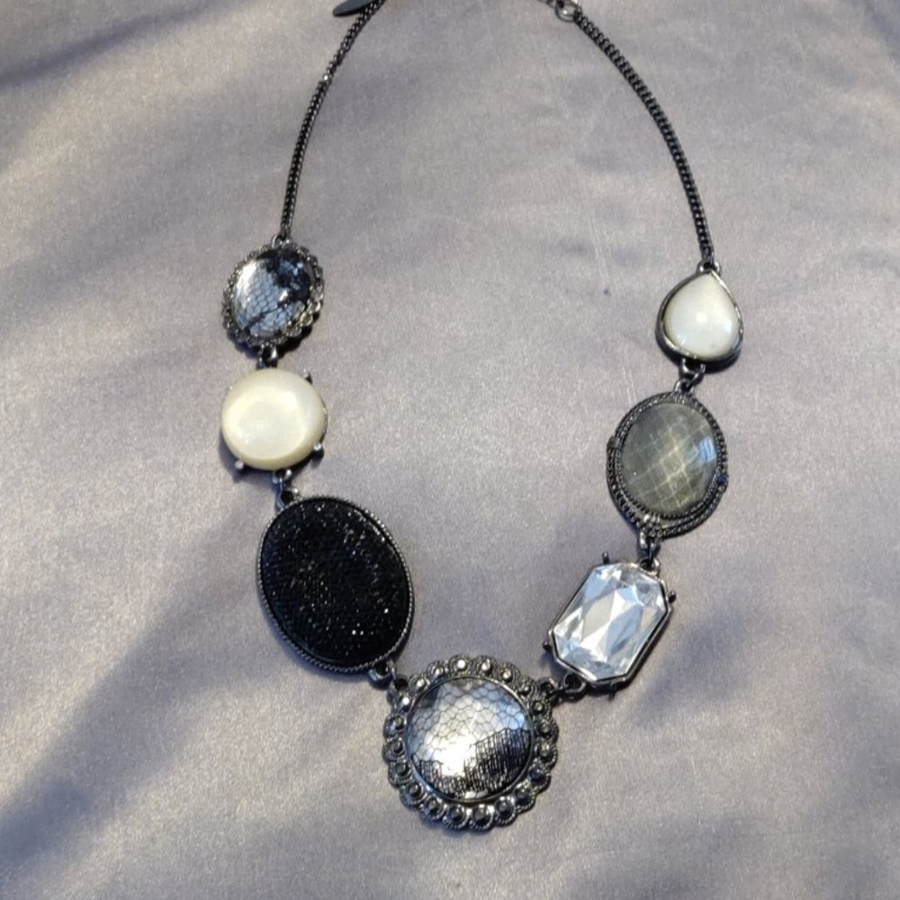 NY&CO black & silver statement necklace NWOT